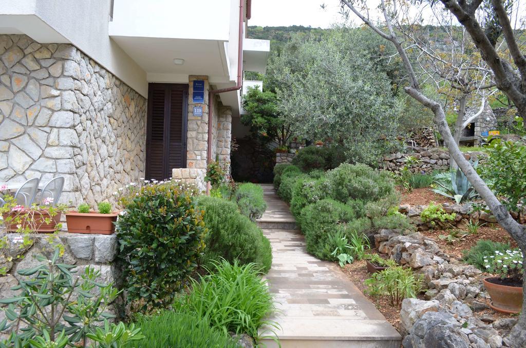 Apartments Palma & Pino Cres Exterior foto